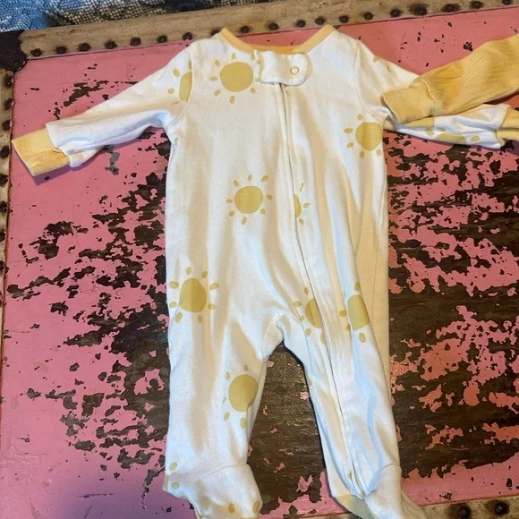 LOT of 2 white & yellow MODERN MOMENTS sleeper/sets sz NB - Gender Neutral - Picture 2 of 7